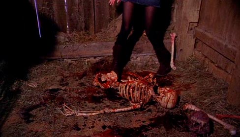Stillbild 10 ur BRUTAL MASSACRE