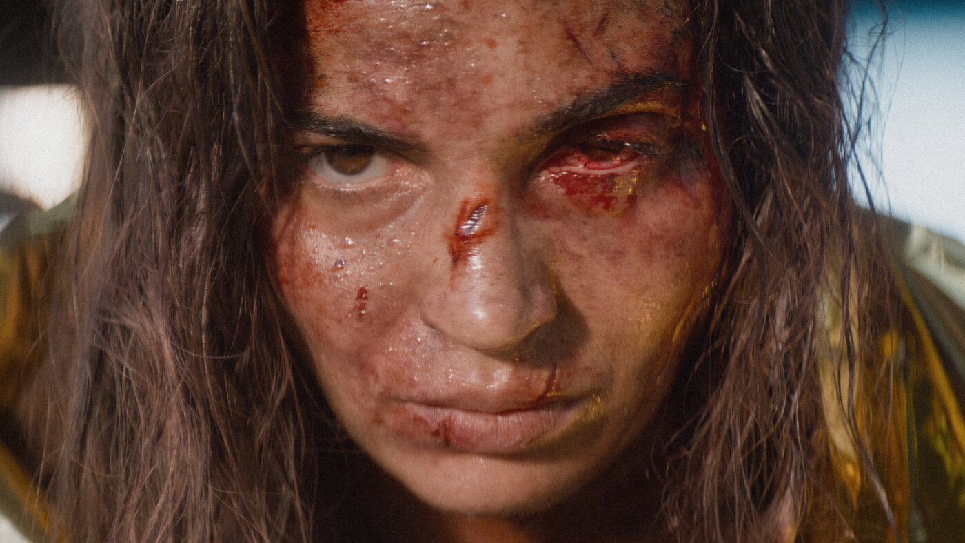 Stillbild 2 ur EVIL DEAD BURN