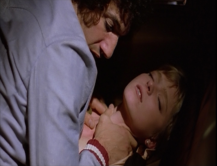 Stillbild 1 ur HOUSE ON THE EDGE OF THE PARK
