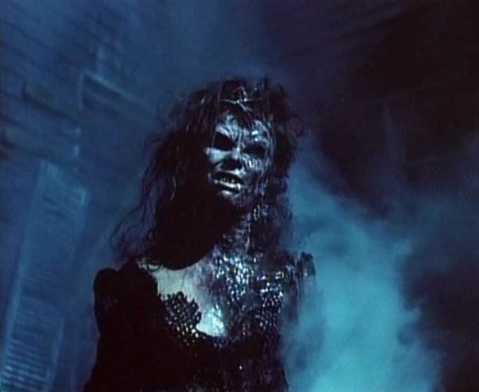 Stillbild 4 ur NIGHT OF THE DEMONS BOXSET