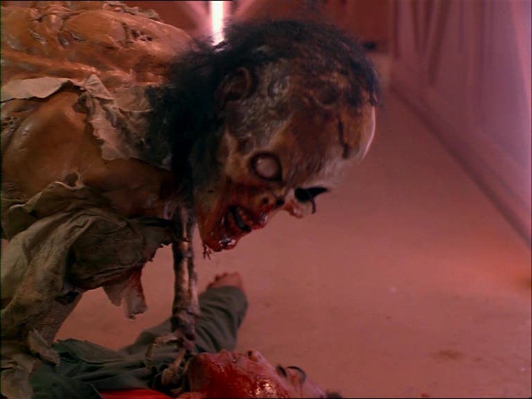 Stillbild 3 ur RETURN OF THE LIVING DEAD 3