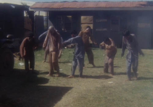Stillbild 8 ur ZOMBIE FLESH EATERS 2
